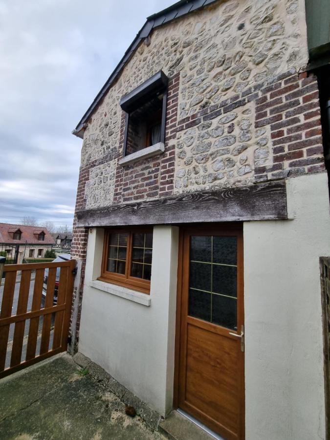 Petit Maison Villageoise Moulineaux Luaran gambar